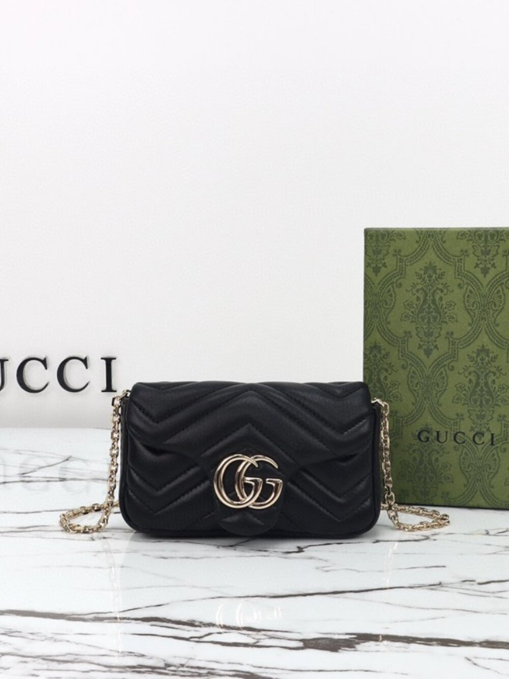 Gucci GG Marmont mini shoulder bag in Black leather